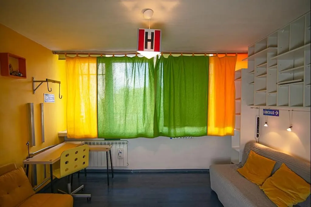 Colourful Space, So Central 华沙 0*,